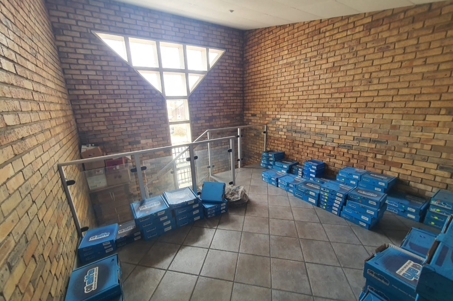 Commercial Property for Sale in Neave Industrial Eastern Cape
